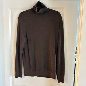 Brown Express Turtleneck Men’s M